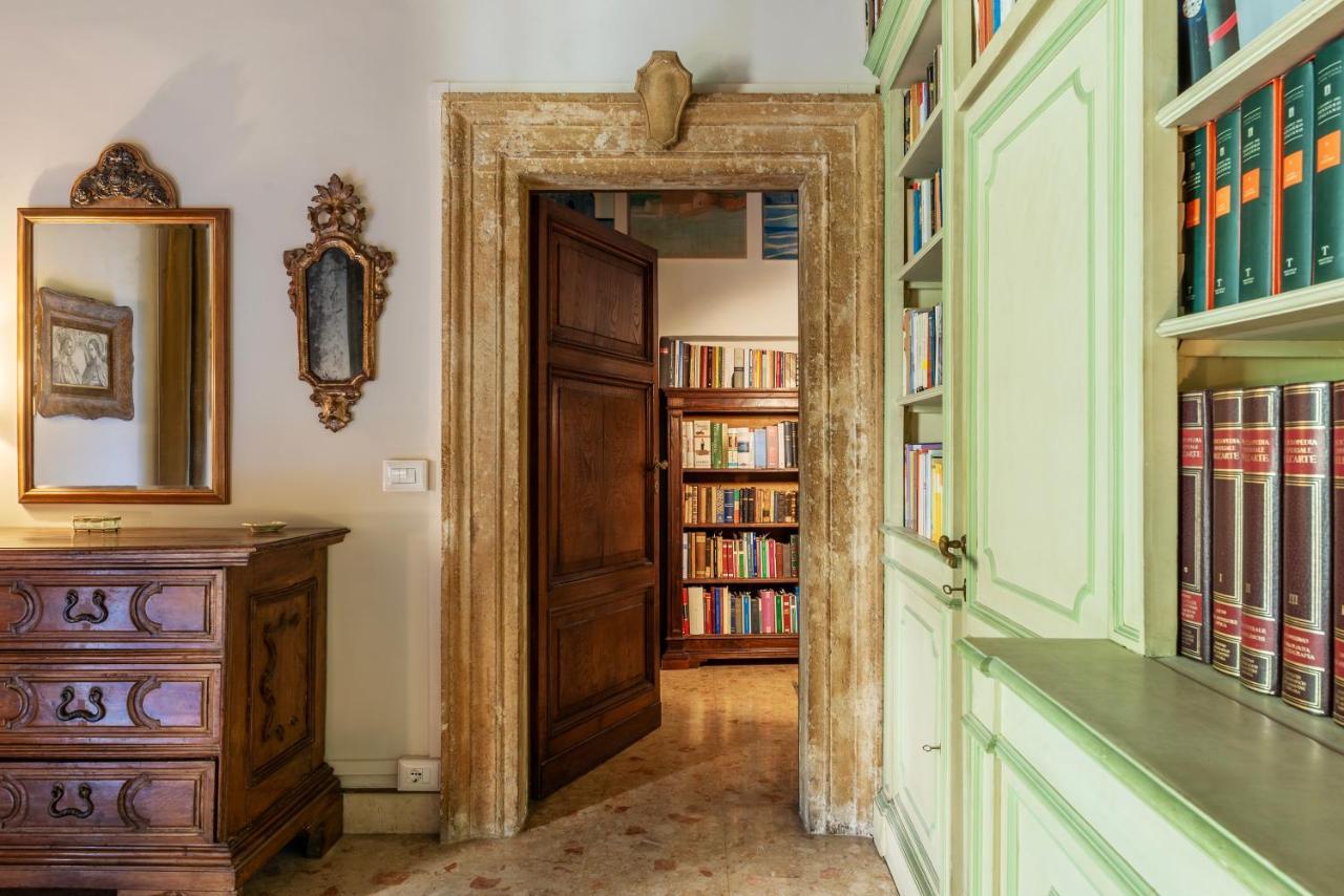 Pantheon Apartment - L'Angolo Nascosto Dei Quadri 로마 외부 사진